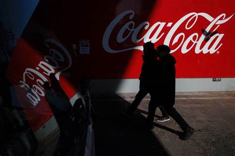 Why Berkshire, Coca-Cola, and Other Low-Volatility Stocks Are Killing It in 2025