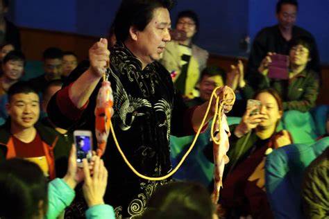 Traditional Chinese magicians calling for censorship of their tricks (2019)