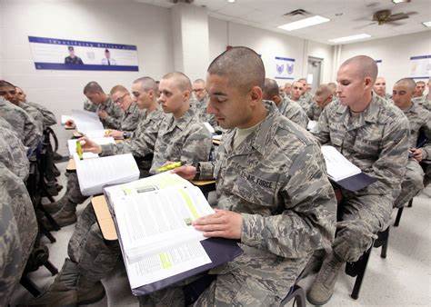 Class pairs students with military officers to build mission-critical solutions