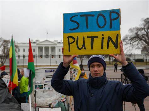 There's no evidence Putin is using cryptocurrencies to dodge sanctions and Russia's too big for that anyway, crypto experts tell lawmakers