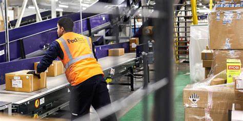 David Tepper’s Appaloosa Sells FedEx Stock, Alters Mag 7 Holding