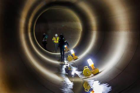 Edison's safety record declined last year. Executive bonuses rose anyway