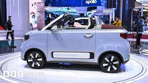 China's booming EV industry – BBC News [video]