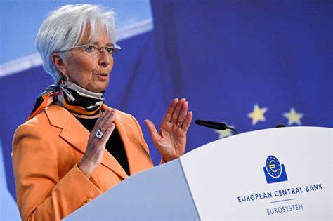 Lagging Confidence in Dollar Offers Chance to Raise Euro’s Profile, Lagarde Says