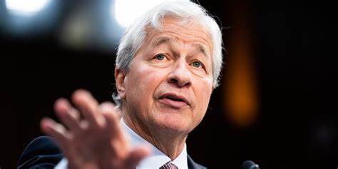 Jamie Dimon says Buffett ‘represents everything that is good about American capitalism’ as Tim Cook praises him and successor Abel
