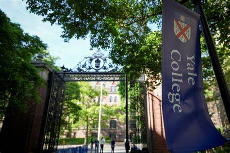 Yale nears deal to sell $2.5 billion of private equity stakes, Bloomberg News reports