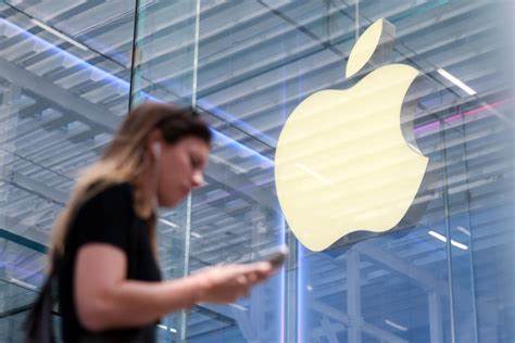 Apple found in criminal contempt in Epic trial, App Store "tax" likely dead