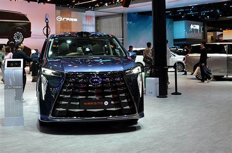 Chinese Auto Stocks Rise After Vow to Pay Suppliers on Time