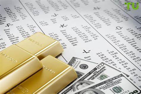 Gold Remains Under Pressure, While Traders Mull Breakout
