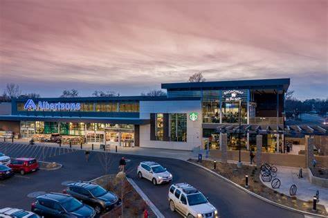 Why Albertsons Companies, Inc. (ACI) is Among the Best Grocery Stocks to Buy for Recession Resistant Investing