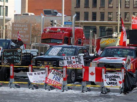 Canadian trucker protest raises over $900,000 in bitcoin after GoFundMe blocks millions of dollars in donations - Yahoo Finance