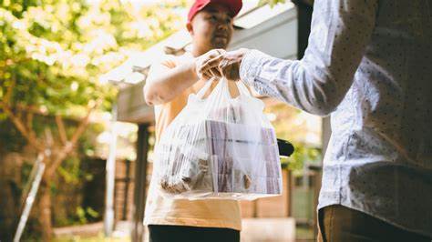 9 Downsizing Tips for the Middle Class To Save on Monthly Expenses