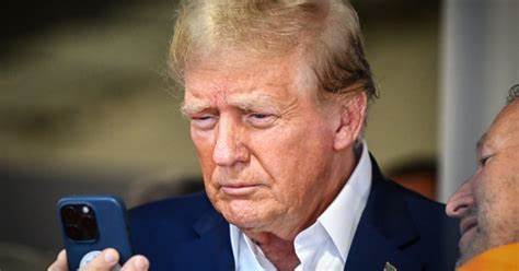 Trump's Private Cellphone