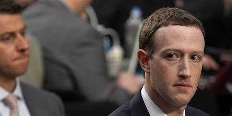 Awkwardness ensues as top Democratic senator asks Mark Zuckerberg if he'll reveal what hotel he stayed at last night - Business Insider