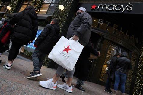 Macy's Profit Tops Estimates But Retail Giant Warns About Tariffs