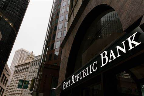 Dramatic collapses made 2023 the biggest year ever for bank failures - American Banker