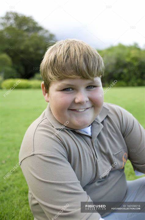 Bilder zu young chubby boy ansehen