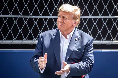 Trump crypto soars as president offers dinner to top holders