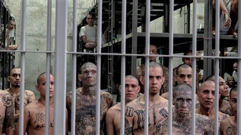El Salvador: Wie die Regierung einen kritischen Journalisten ins Gefängnis werfen ließ
