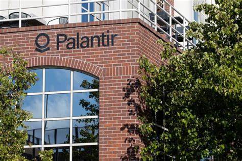 Dan Ives Calls Palantir The 'Missing Piece' In AI Puzzle, Expects 'Good News' From Alex Karp's Company On Monday