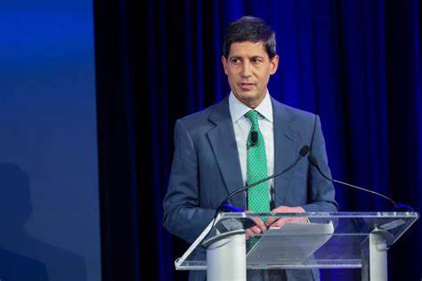 Kevin Warsh Has Strong Views on the Fed’s Future. He May Already Be the ‘Shadow Chair.’
