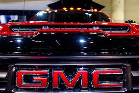 GM just beats expectations on Q1 results, but pulls guidance as tariff deal with White House nears