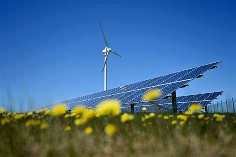 Eine Balance zwischen Alt und Neu in der Energiefinanzierung finden
