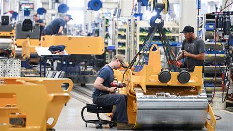 A key inflation gauge showed price hikes slowed last month. But economic jitters remain - CNN