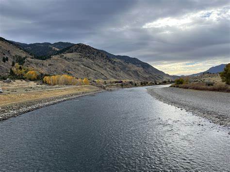 Satellite Spots Large-Scale River Waves for First Time
