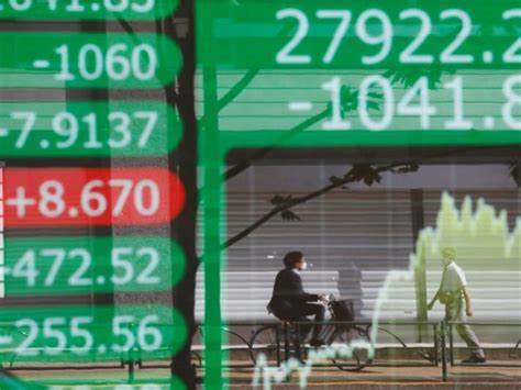Stocks Drop, Treasury Yields Rise After U.S. Debt Downgrade
