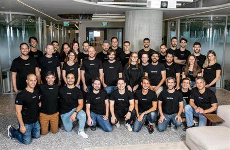 Why are there many startups founded by ex 8200 units (Israel)?