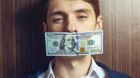 6 Money Hacks the Super Rich Use That You Can Too