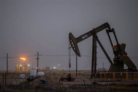 Oil Futures Post Solid Weekly Gains