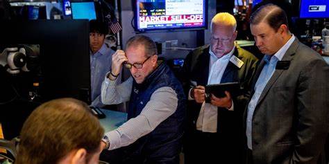Market Fear Gauge Falls as Concerns Ease for Now