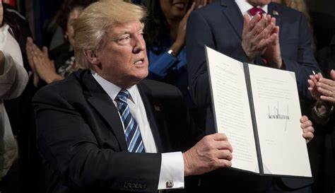 Senate Democrats Target Trump Family in New Bill Banning Crypto Issuance by Officials