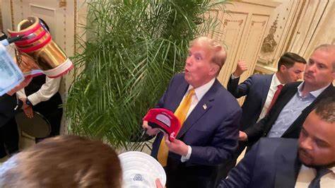 Trump Touts New Crypto Token After Initial Sales Are a Dud - CoinDesk