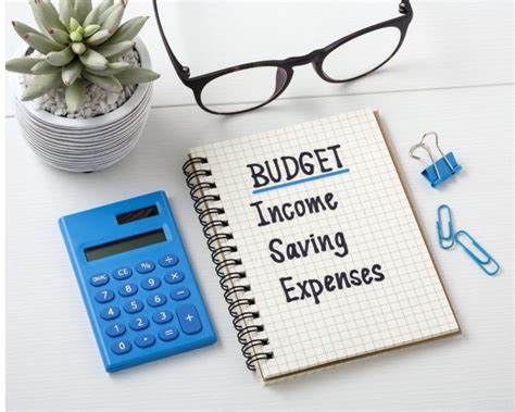 Here’s the Best Day of the Week To Review Your Budget, According to Experts