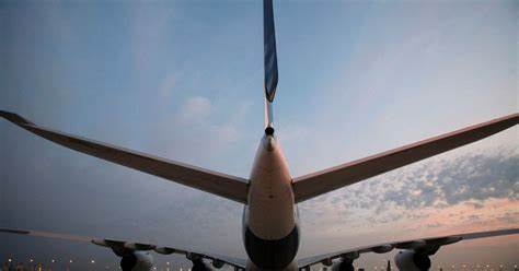 Aviation industry is 'failing dramatically' on climate, insiders say