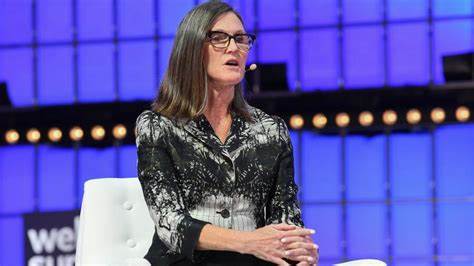 ARK Invest-Chefin Cathie Wood optimistisch für Krypto-ETFs – BTCBULL sammelt über 6,25 Millionen Dollar