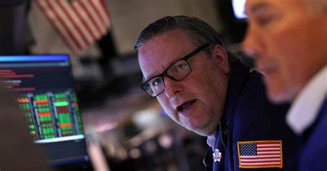 Stocks gain, dollar weakens as court battle over tariffs take center stage