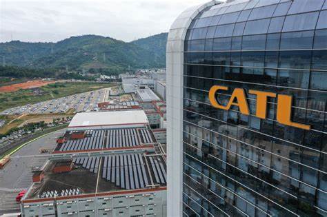 EV Battery Giant CATL Plans to Raise Around $4 Billion in Hong Kong Listing