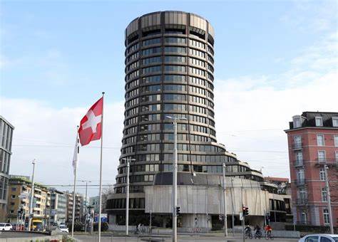Central bank body BIS flags potential for dollar scramble