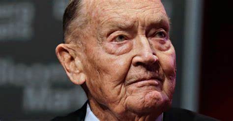 Bitcoin passes $11,000 but Jack Bogle still says avoid it ‘like the plague’ - CNBC