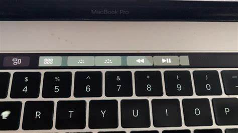 MacBook Touch Bar Persists Flickering When It Is Idle