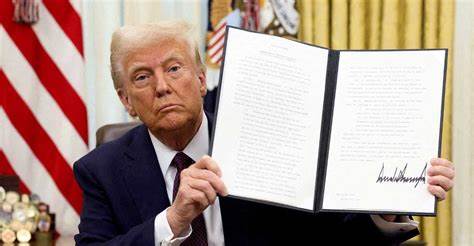 Bitcoin Tumbles ~5% as Trump Signs Executive Order to Establish Strategic Bitcoin Reserve