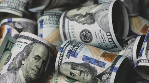 Mild U.S. Inflation Keeps Dollar Under Pressure