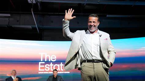 Tony Robbins’ 3 Best Investment Tips for Becoming a Millionaire