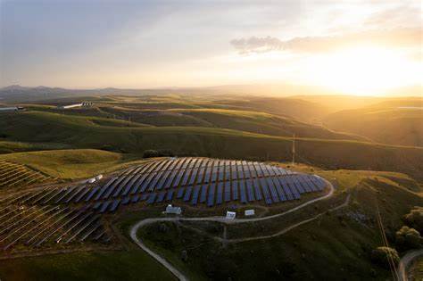 US solar keeps surging, generating more power than hydro in 2025