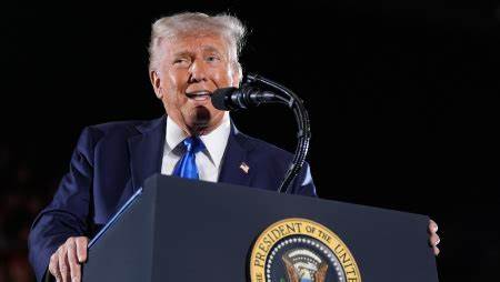 Trump, Asked If He Has to 'Uphold the Constitution', Says, 'I Don't Know'