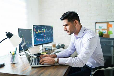 What Is Day Trading & Is It A Bad Idea? - The Motley Fool